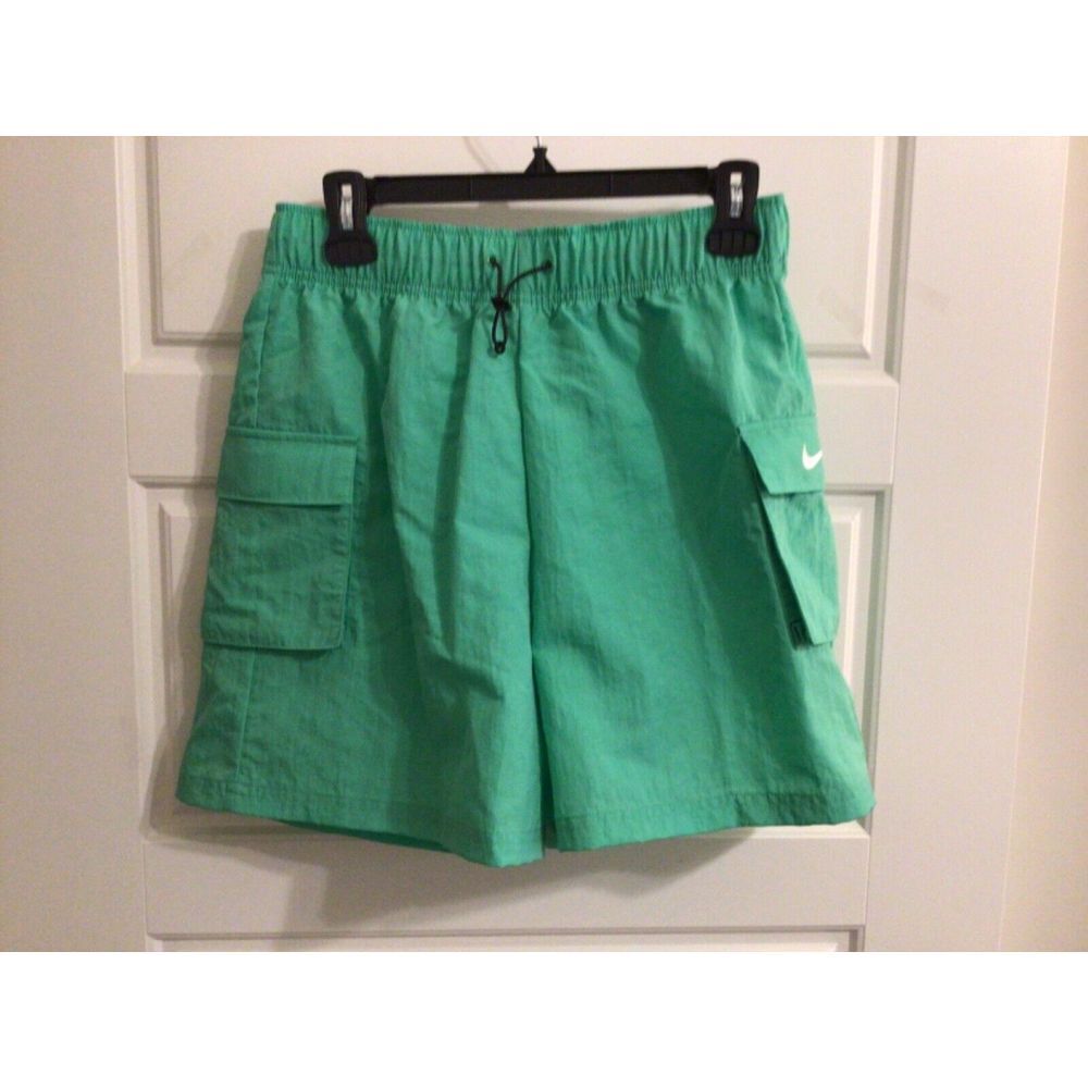 Nike Women's DM6247 Loose Fit High Rise Windbreaker Cargo Shorts Size S green - Picture 1 of 2